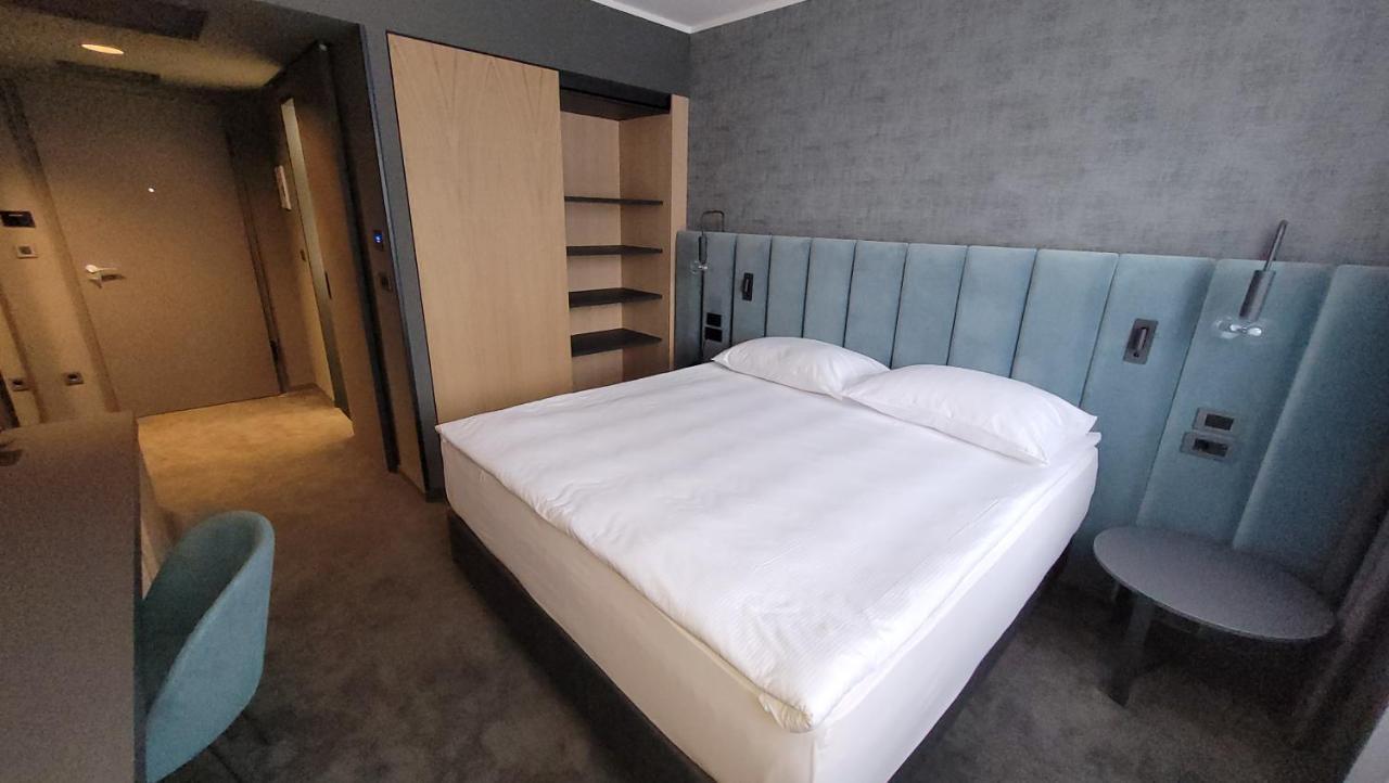 Elegans Hotel Brdo 克拉尼 外观 照片